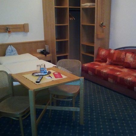 Hotel Zum Goldenen Hirschen Goestling an der Ybbs Ngoại thất bức ảnh