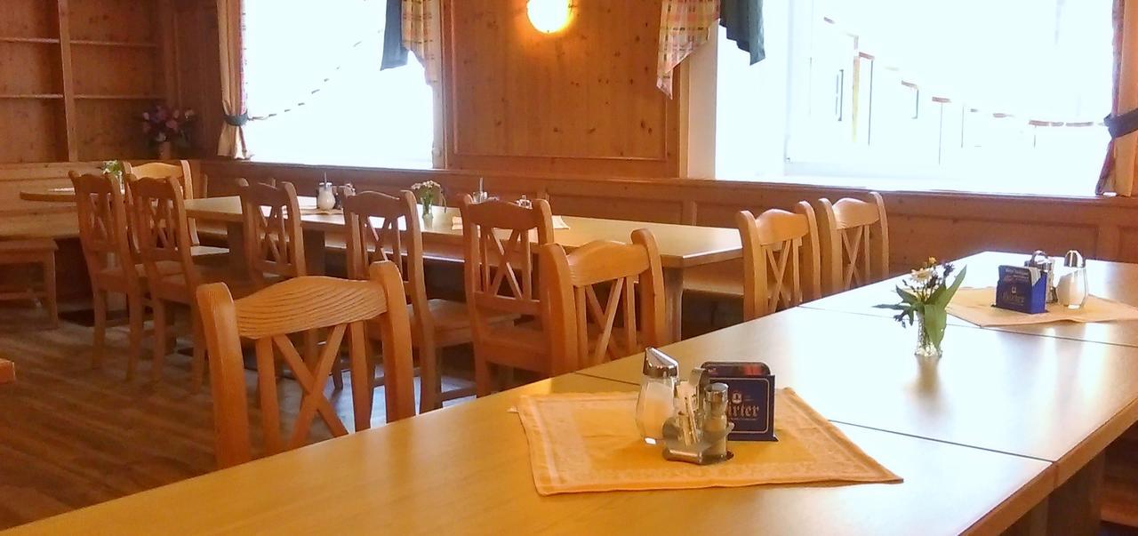 Hotel Zum Goldenen Hirschen Goestling an der Ybbs Ngoại thất bức ảnh